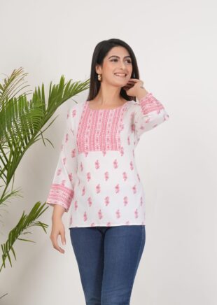 Women’s White & Pink Printed Straight Kurti